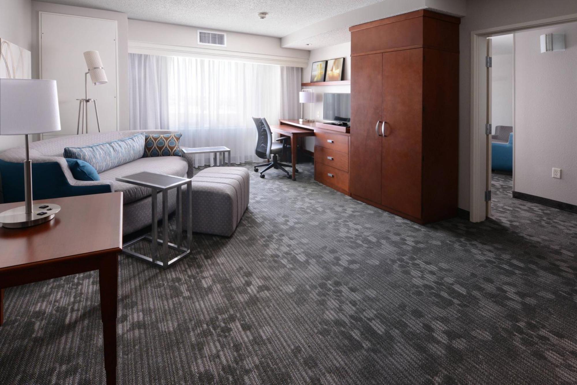 Courtyard Marriott Houston 3*
