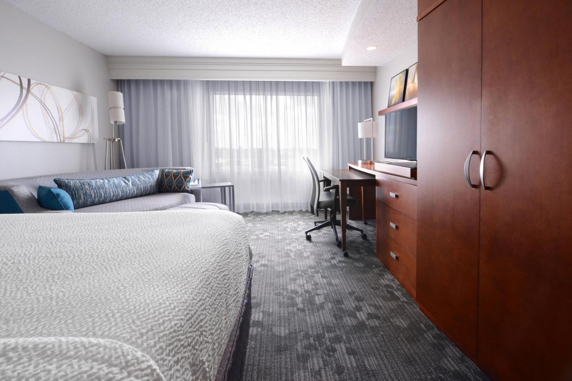 Courtyard Marriott Houston Hotel