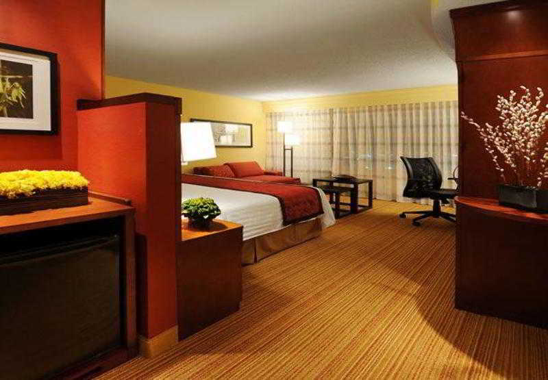 Courtyard Marriott Houston Hotel 3*