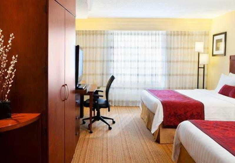 Courtyard Marriott Houston Hotel